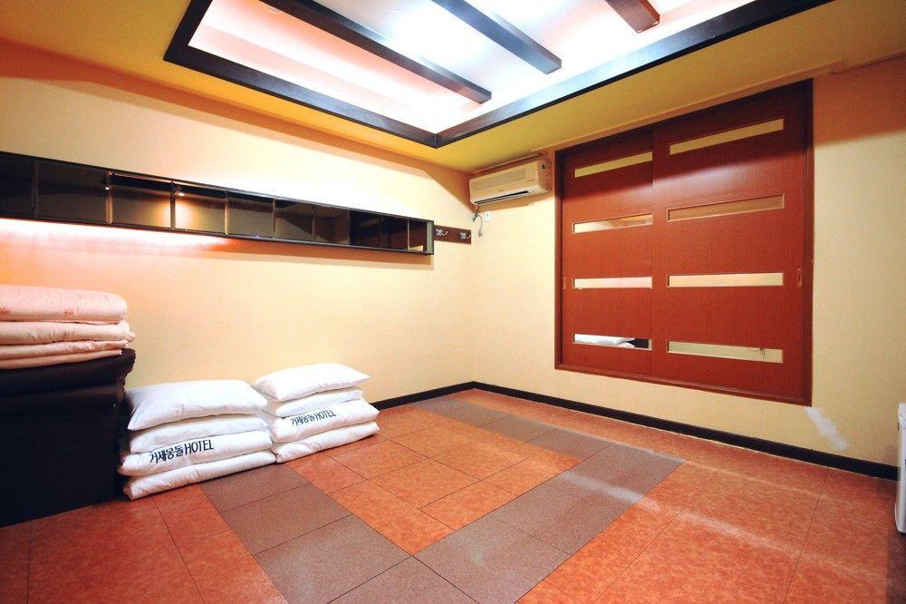 Tomonoya Ryokan Geoje Exterior foto