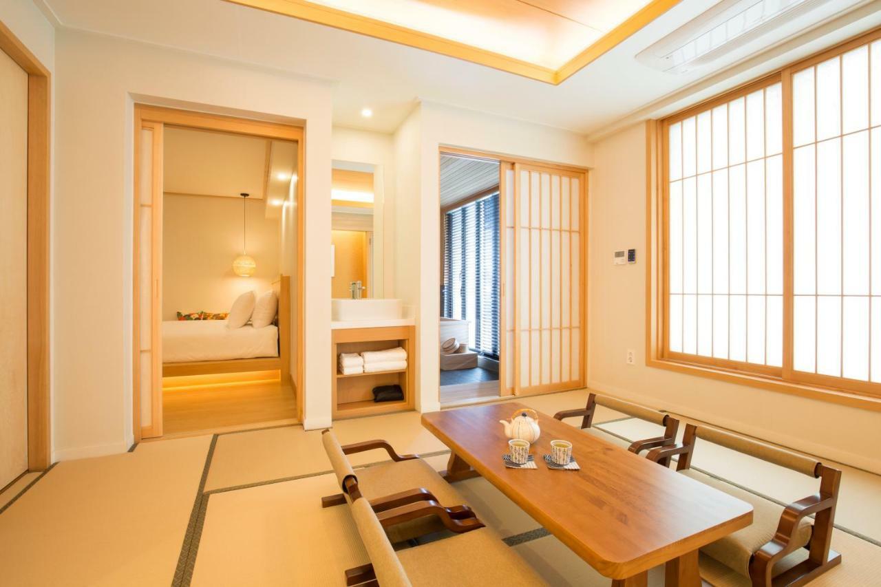 Tomonoya Ryokan Geoje Zimmer foto